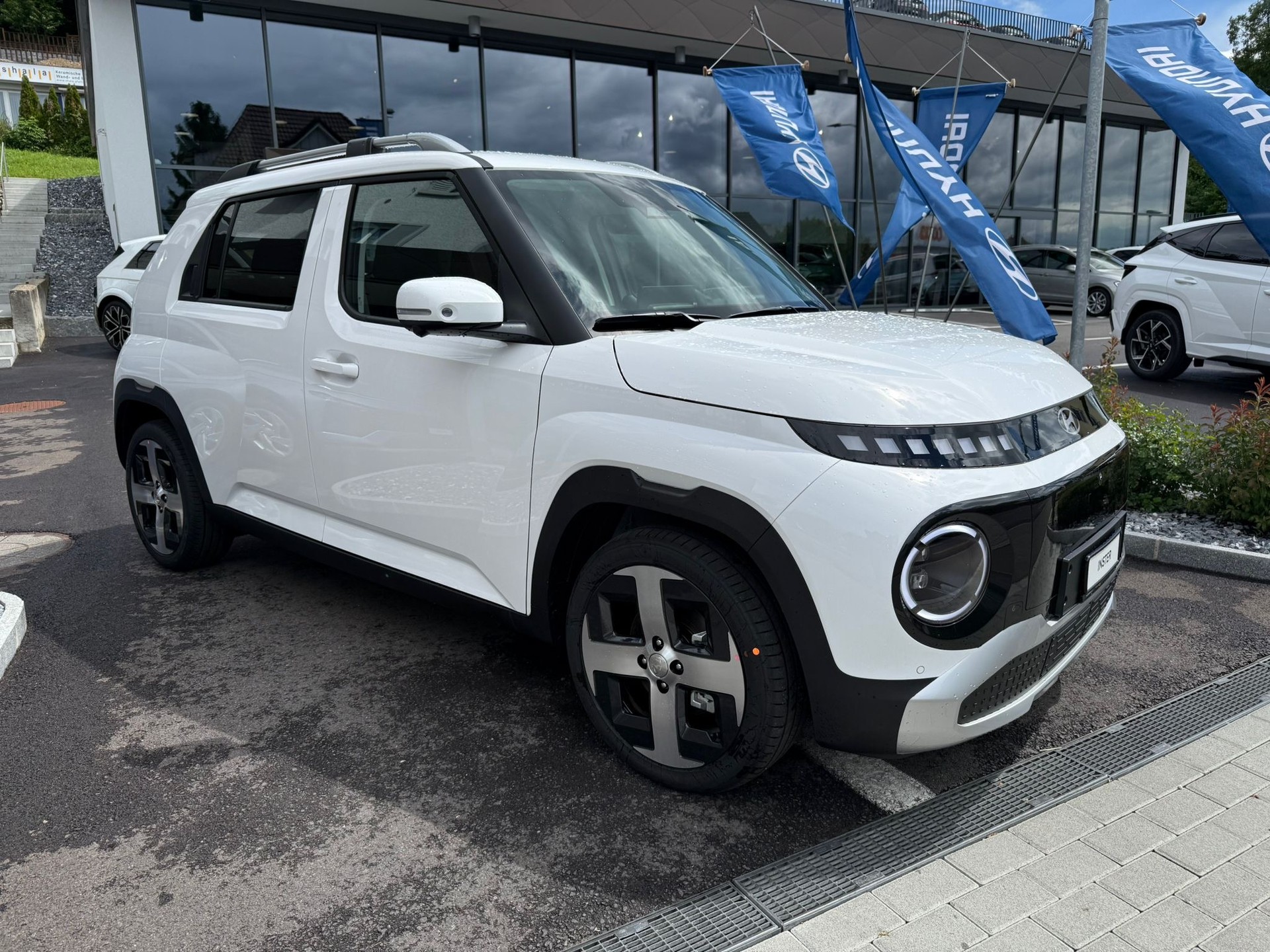 HYUNDAI Inster 49kWh Vertex-image-2