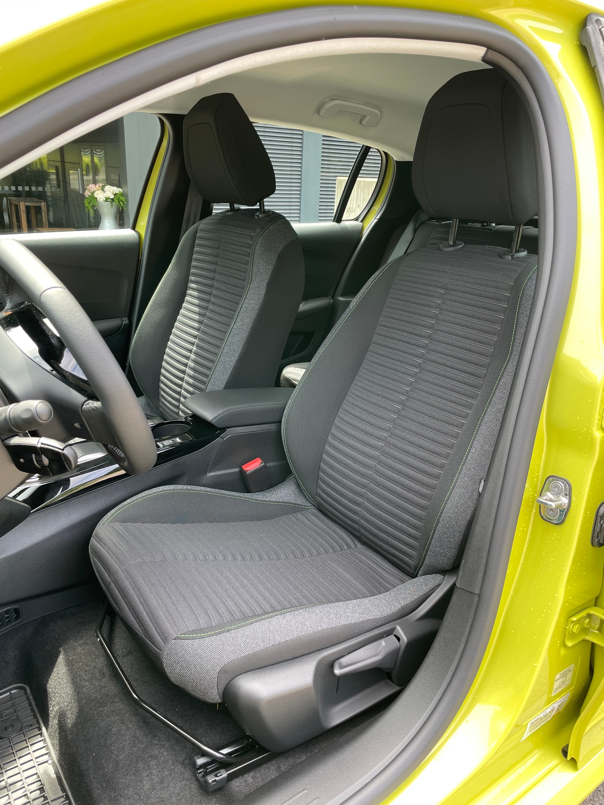 PEUGEOT E-208 Active Eleketromotor156 - Batterie 54kWh-image-12