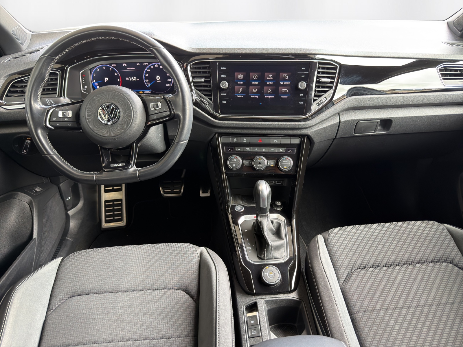 VW T-Roc 2.0 TSI R DSG 4Motion-image-6