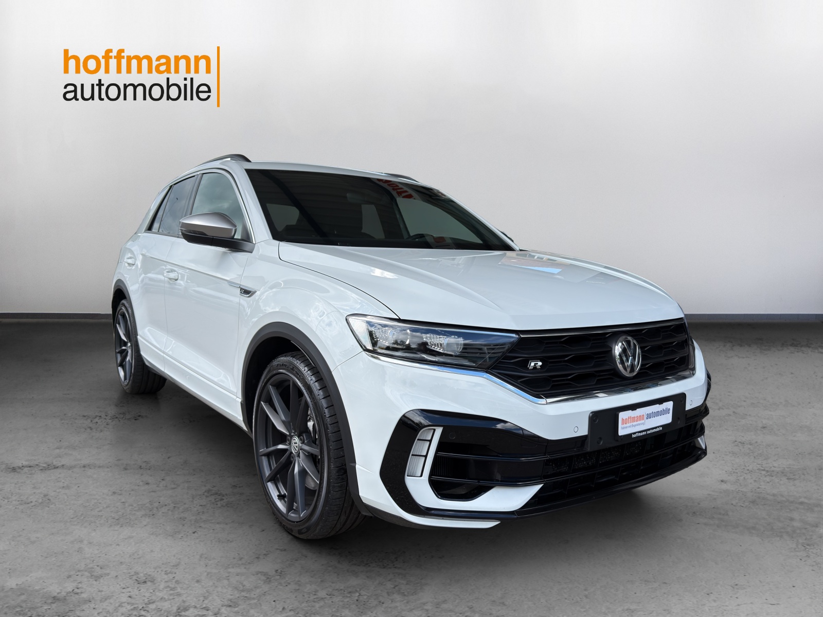 VW T-Roc 2.0 TSI R DSG 4Motion-image-2