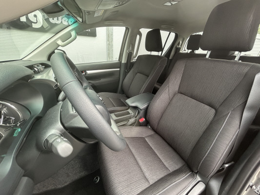 TOYOTA Hilux 2.8d MH Style DC4x4-image-6