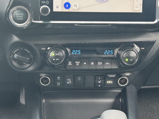 TOYOTA Hilux 2.8d MH Style DC4x4-image-9