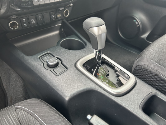 TOYOTA Hilux 2.8d MH Style DC4x4-image-12