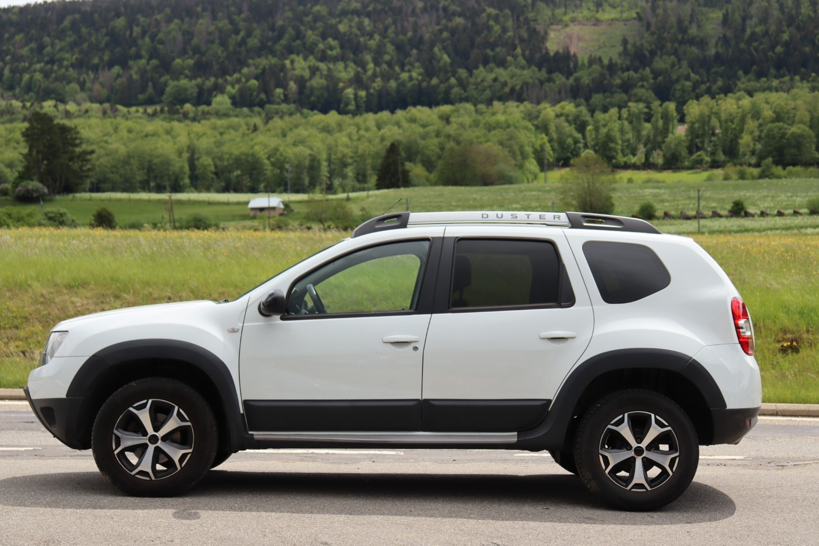 DACIA Duster 1.5 dCi Unlimited 4x2 EDC • Expertisée du jour • Service à jour • Véhicule CH • Caméra de recul-image-4
