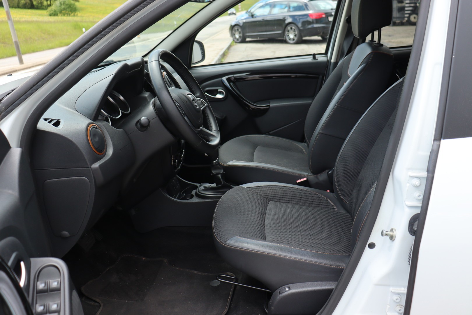 DACIA Duster 1.5 dCi Unlimited 4x2 EDC • Expertisée du jour • Service à jour • Véhicule CH • Caméra de recul-image-13