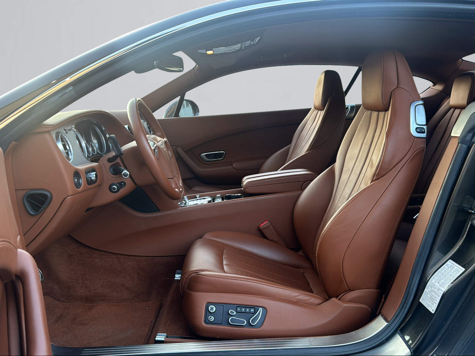 BENTLEY Continental GT 4.0 V8-image-9