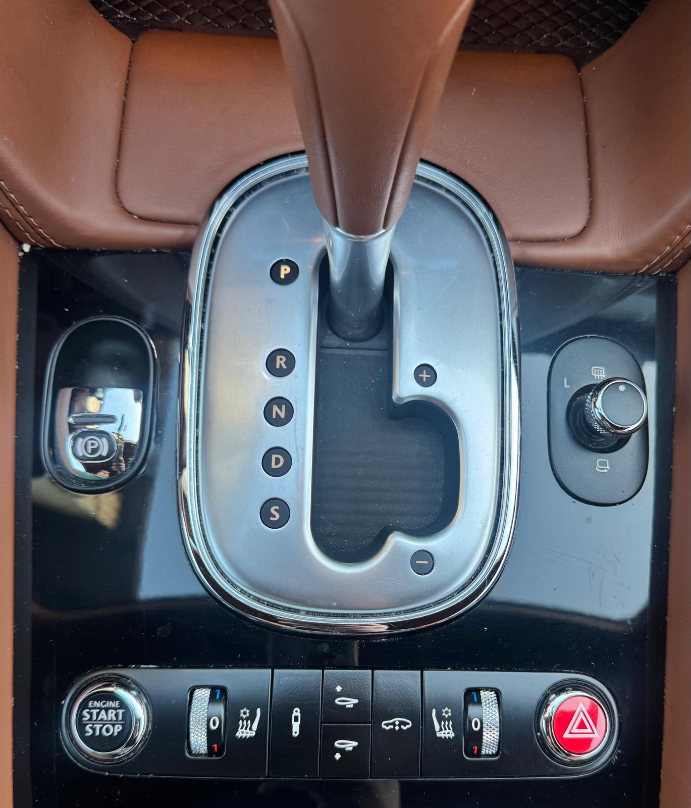 BENTLEY Continental GT 4.0 V8-image-14