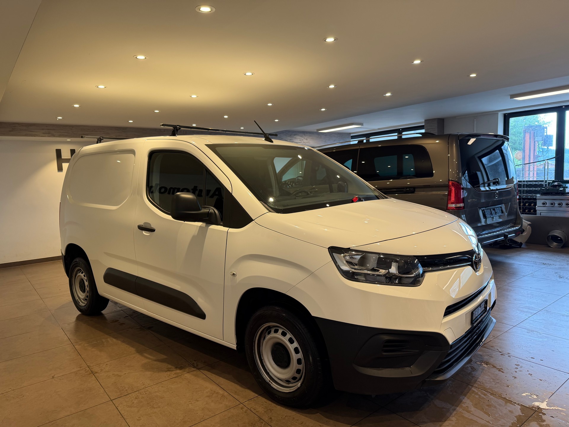 TOYOTA PROACE CITY Van L1 1.2 Profi-showroom-element-3
