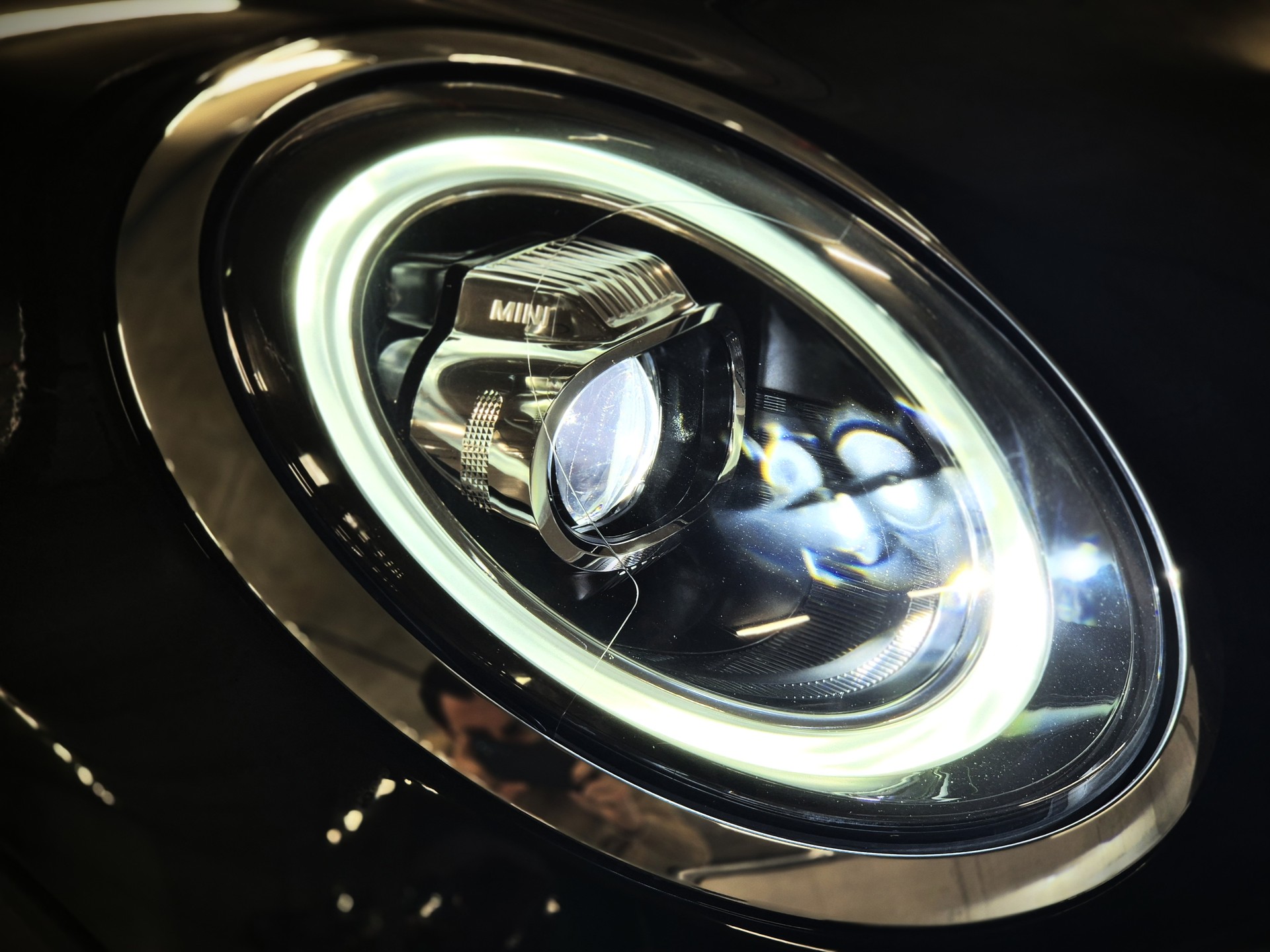 MINI Cooper Steptronic DKG-showroom-element-1