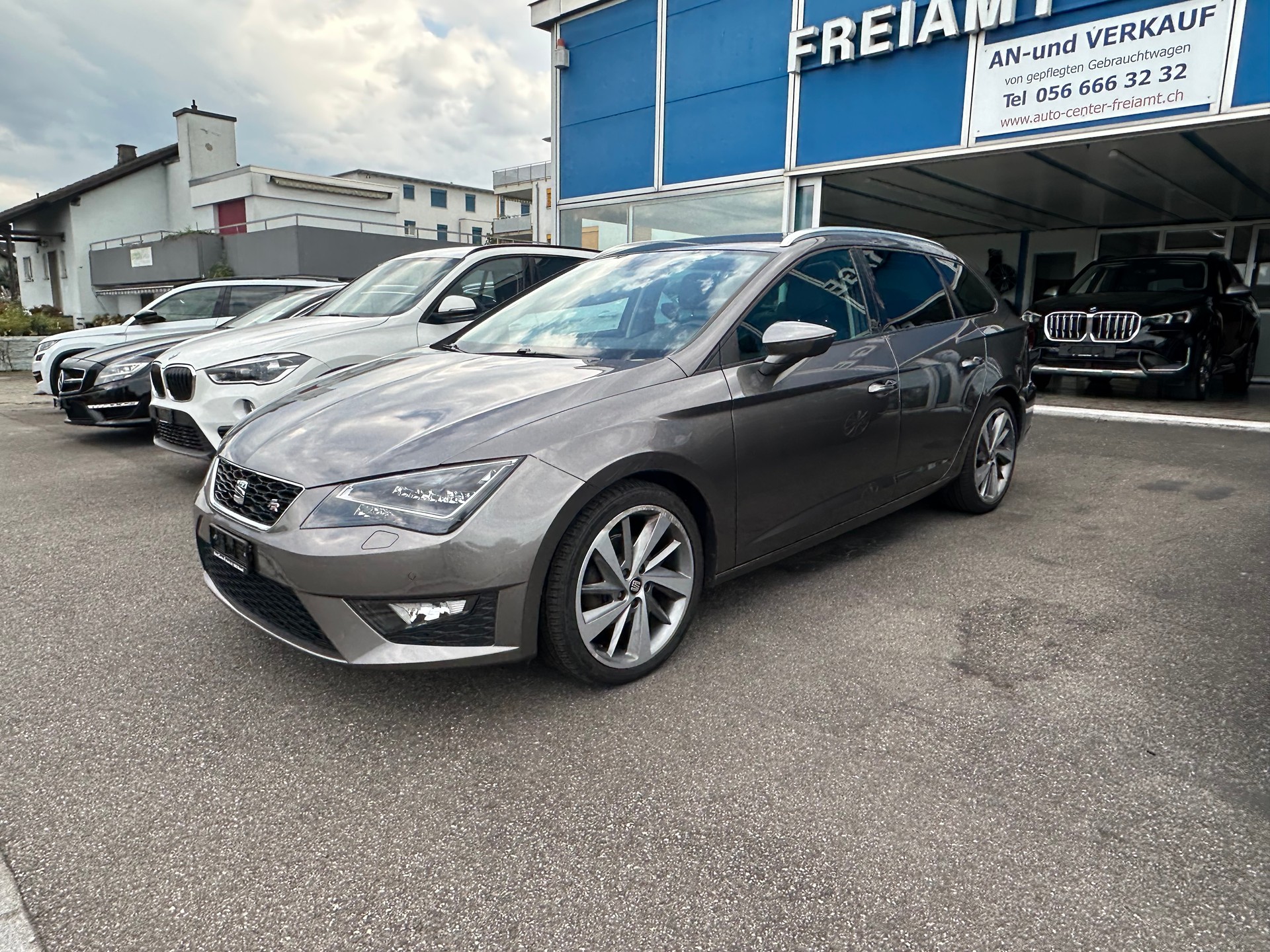 SEAT Leon ST 1.4 TSI FR Viva-image-1