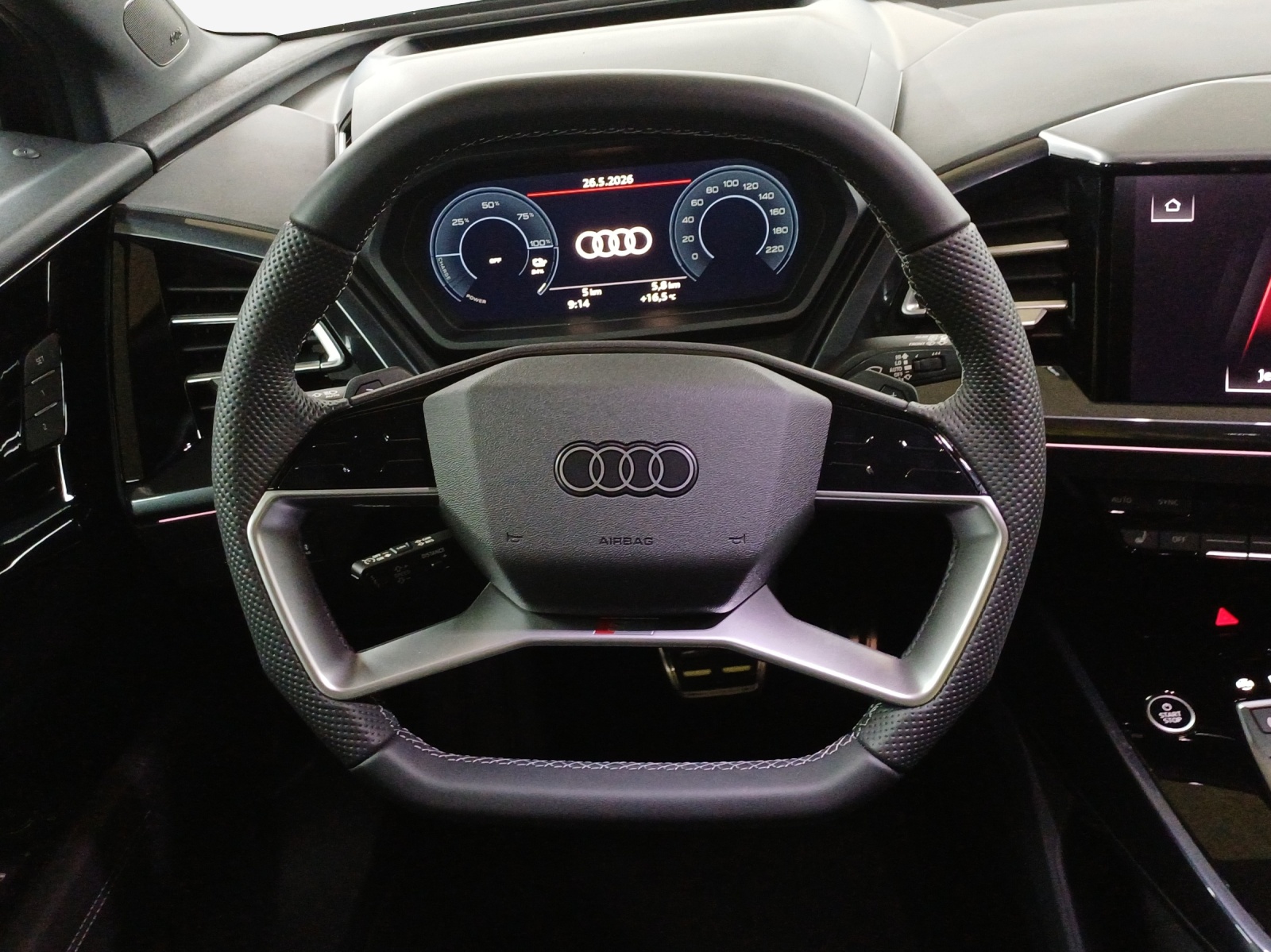 AUDI Q4 e-tron 45 quattro-image-9