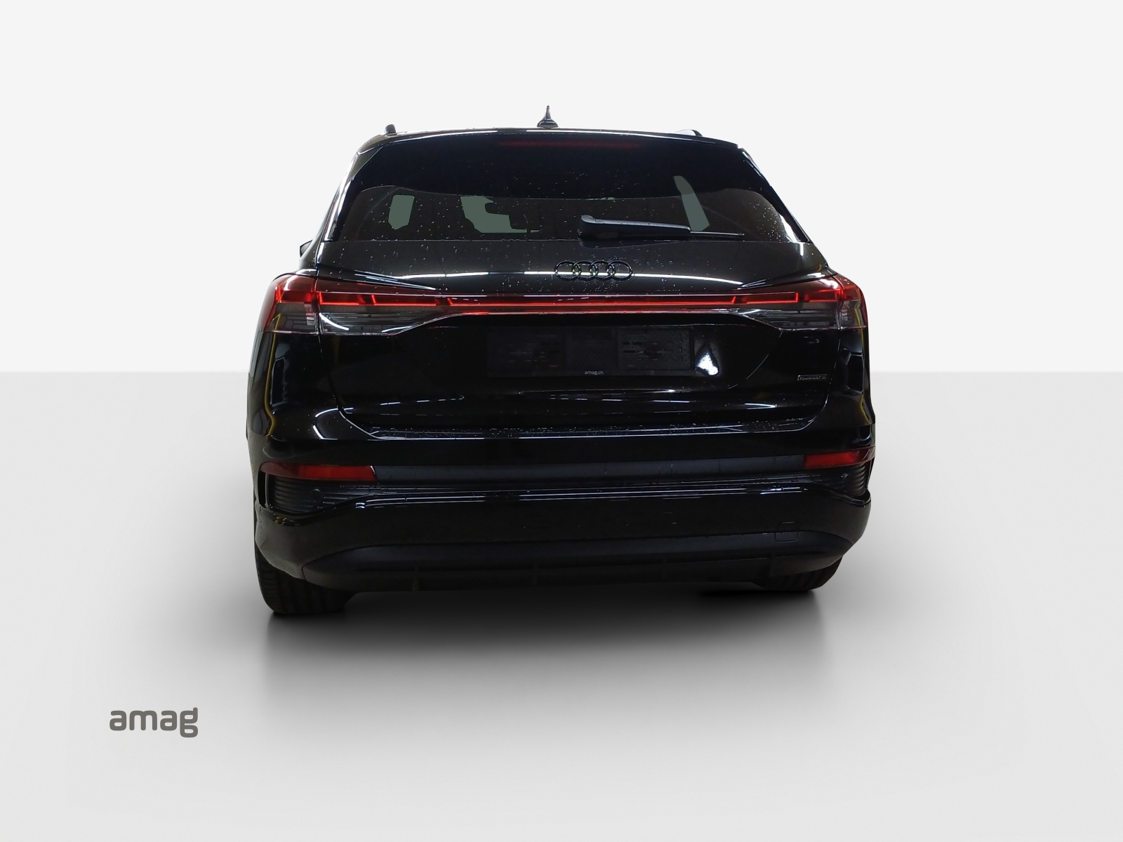 AUDI Q4 e-tron 45 quattro-image-3