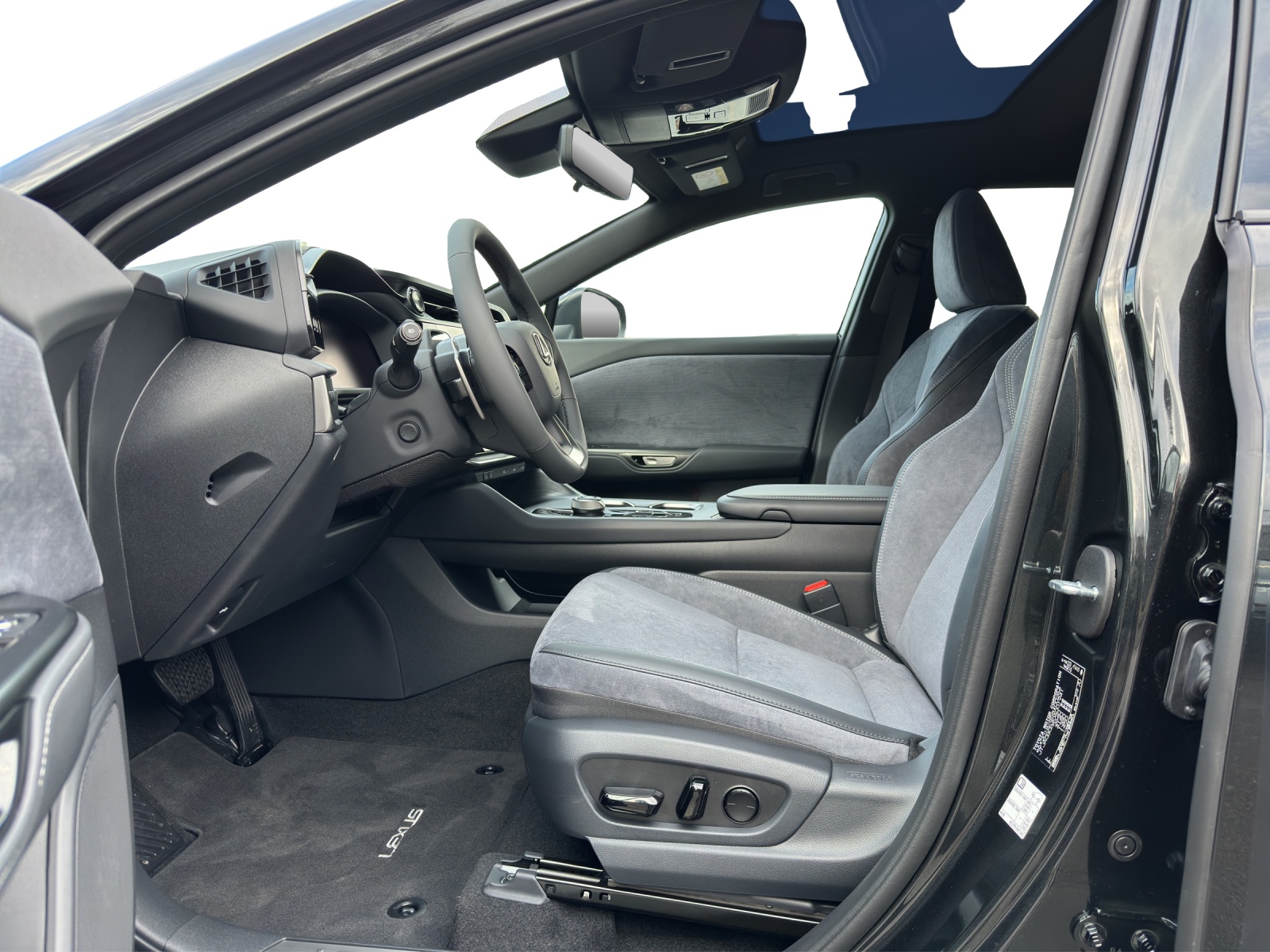 LEXUS RZ 500e Excellence-image-9