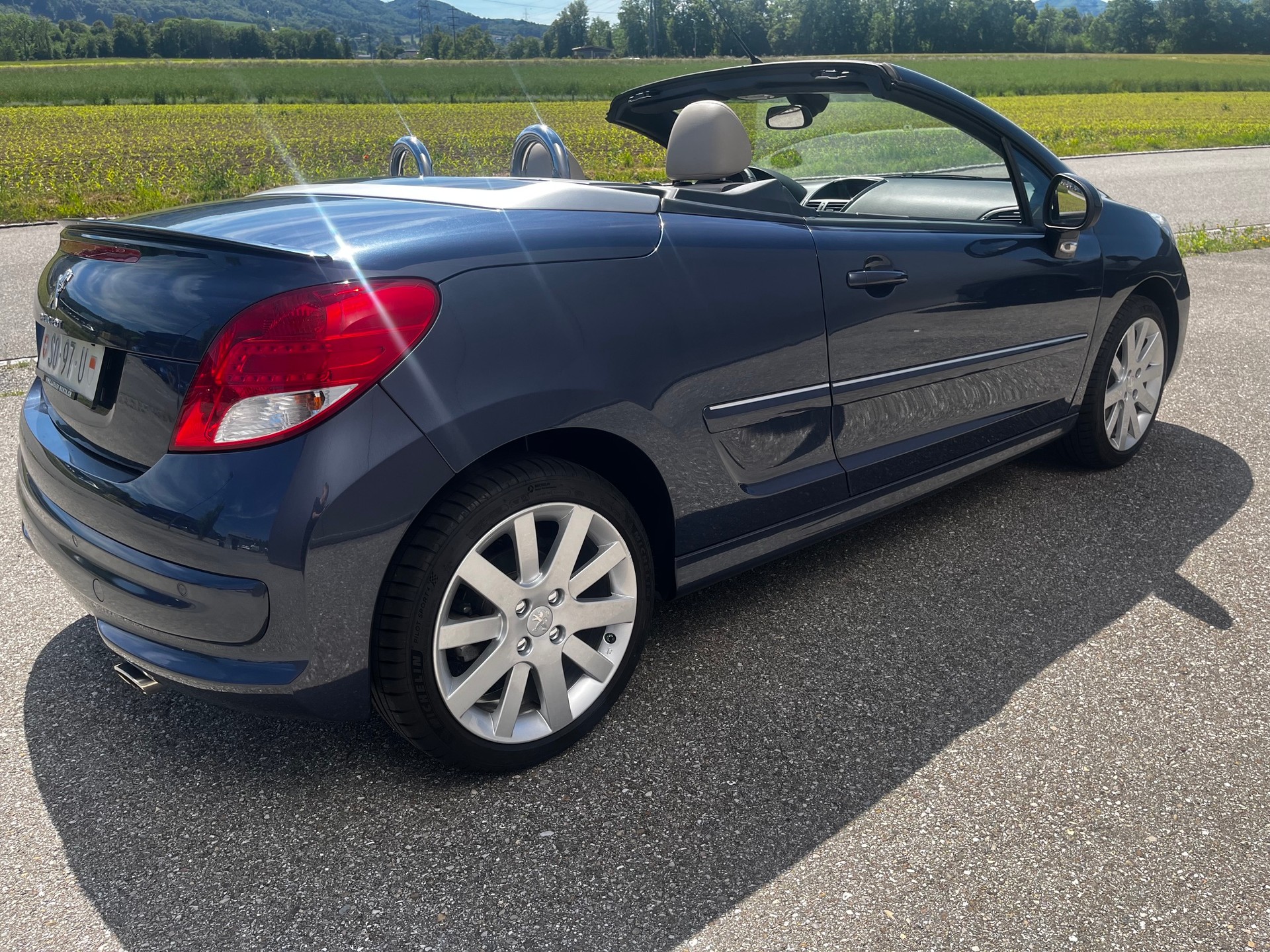 PEUGEOT 207 CC 1.6 16V Allure Automatic-image-1