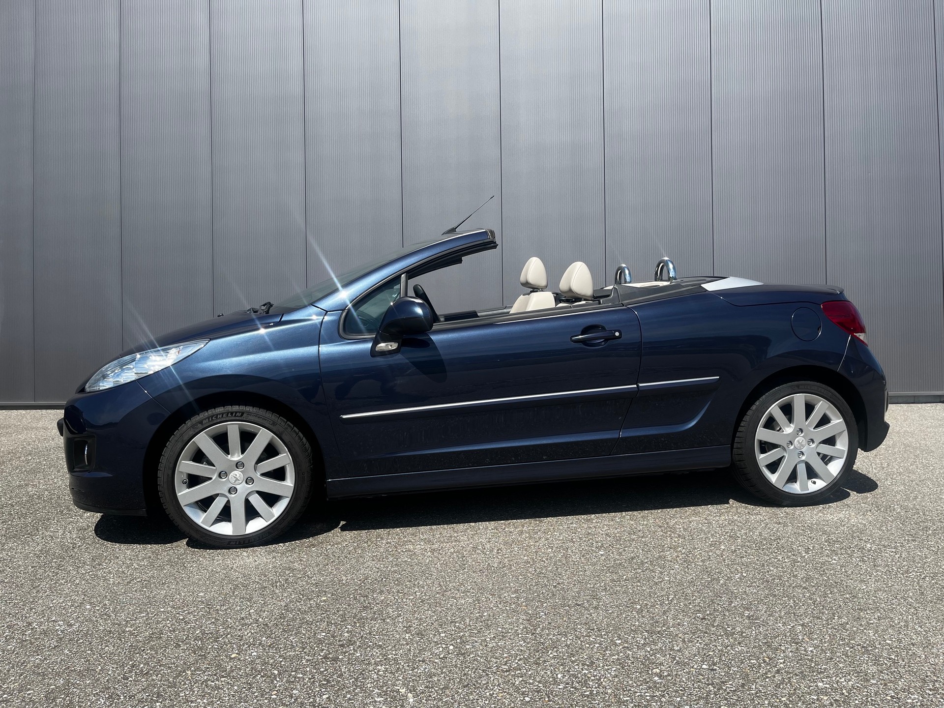 PEUGEOT 207 CC 1.6 16V Allure Automatic-image-0