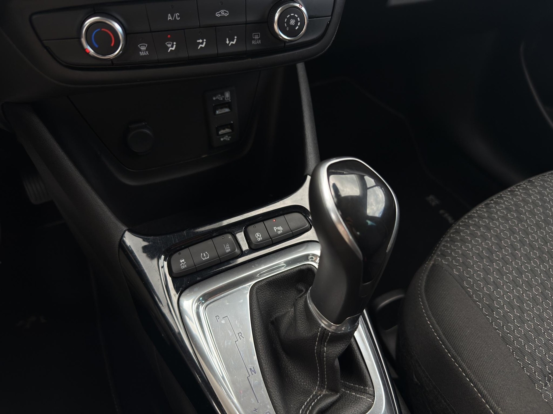 OPEL Crossland X 1.2 T Enjoy S/S-image-19