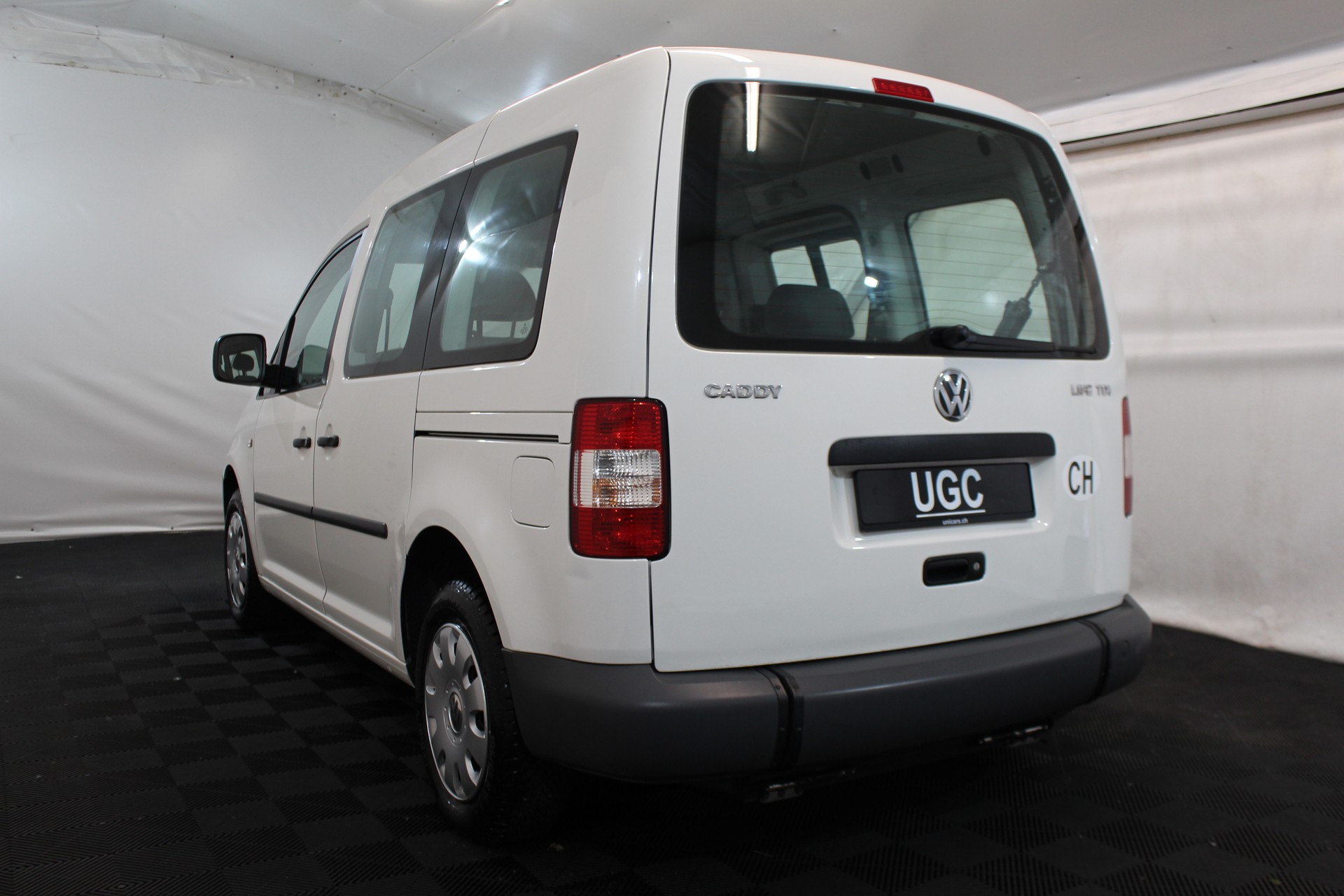 VW Caddy Life 1.9 TDI DSG-image-3