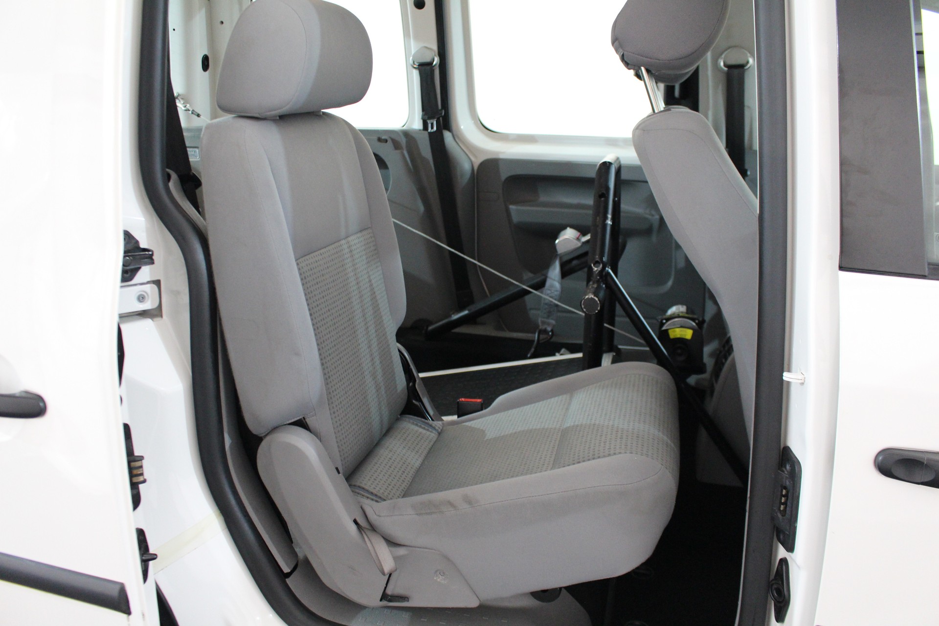 VW Caddy Life 1.9 TDI DSG-image-12
