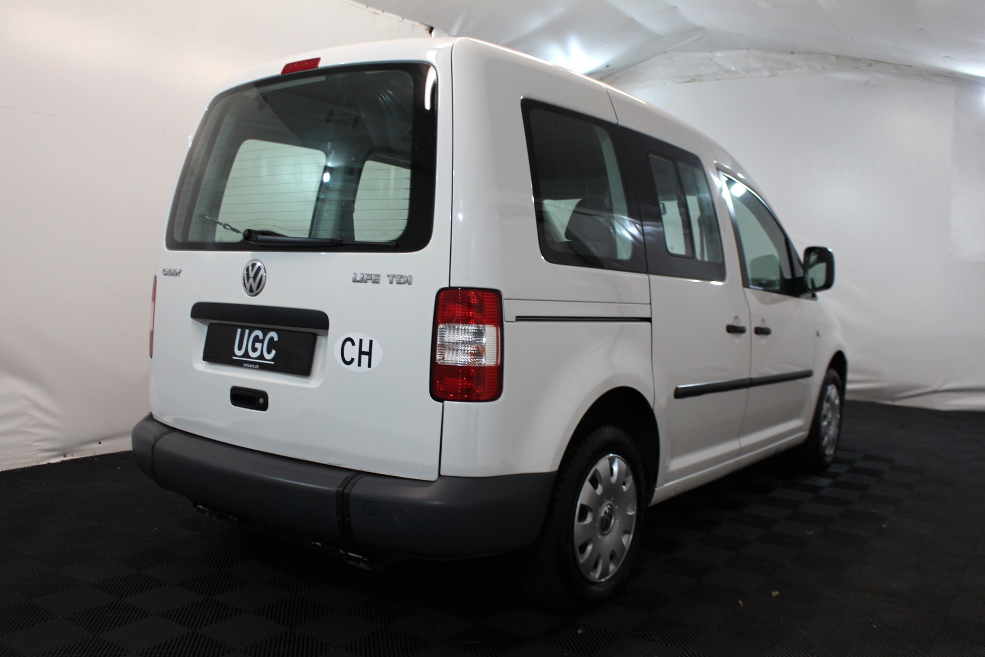 VW Caddy Life 1.9 TDI DSG-image-5