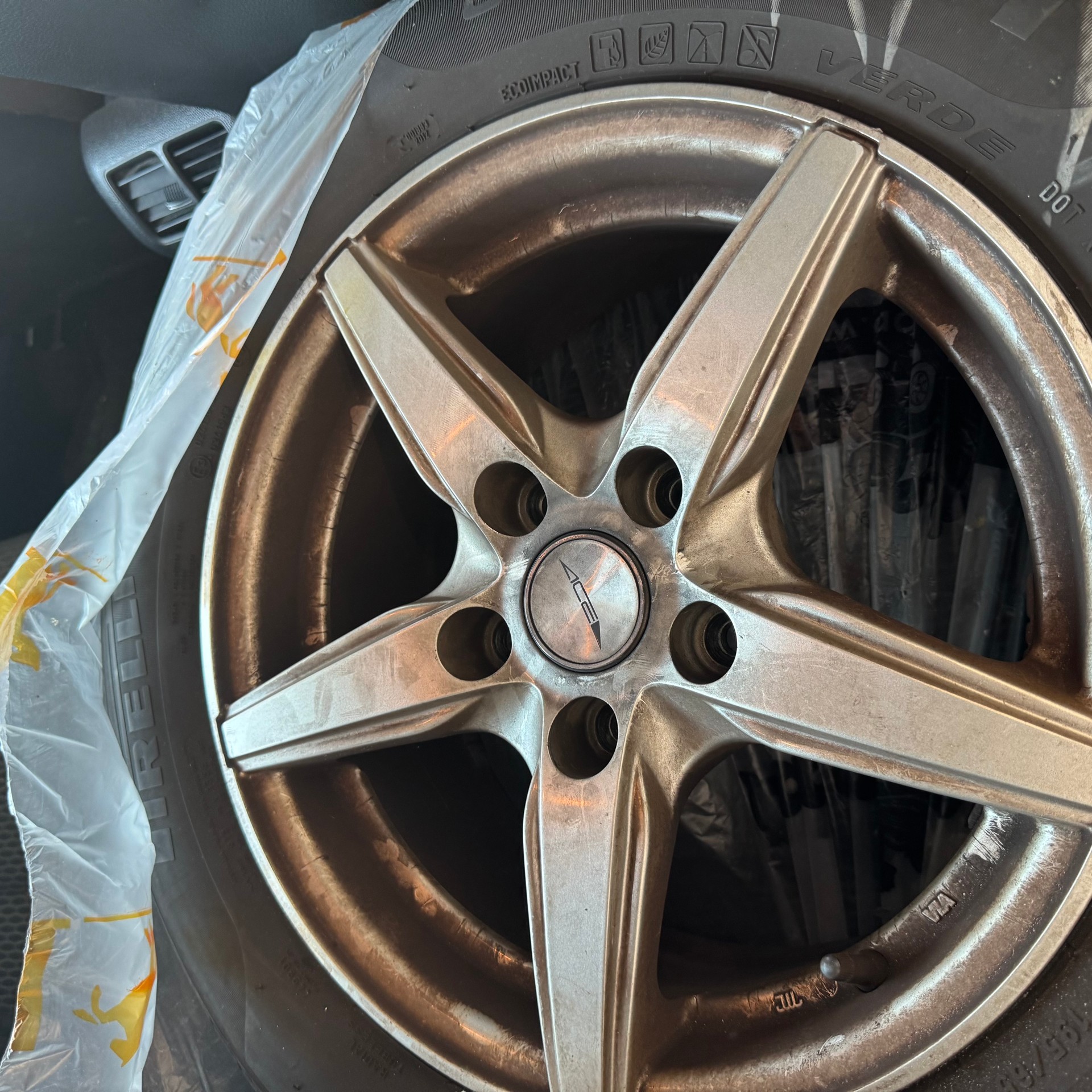 VW GOLF-image-6