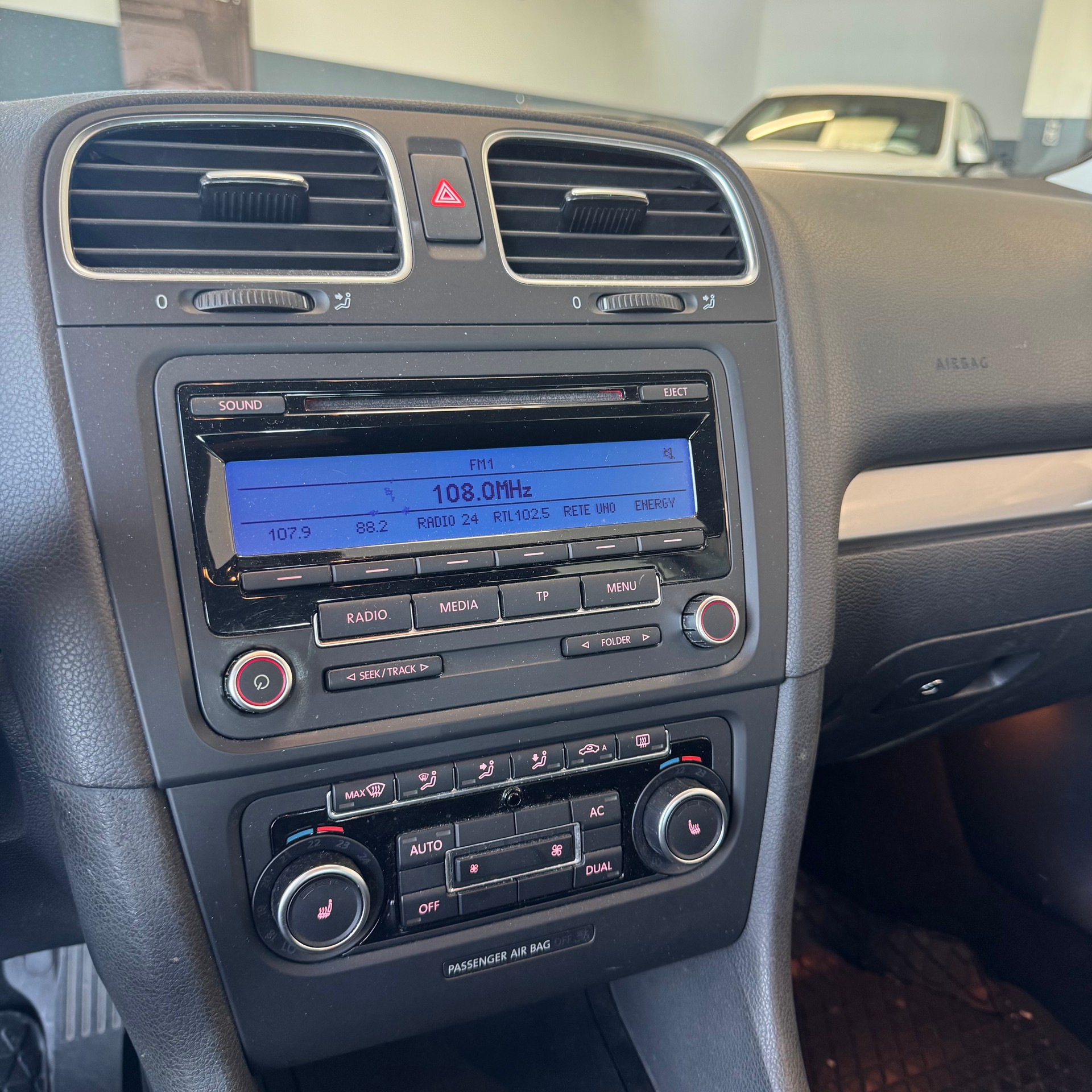 VW GOLF-image-9