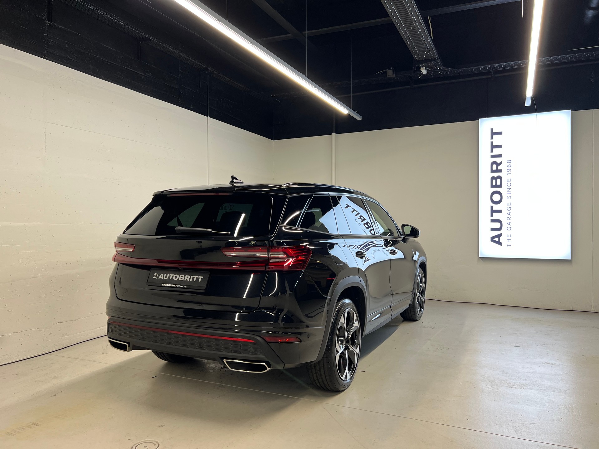 SKODA Kodiaq 2.0 TSI RS-showroom-element-1