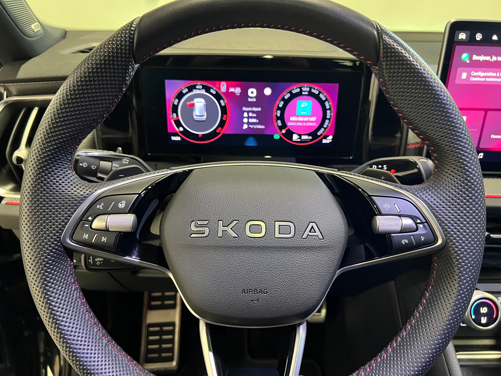 SKODA Kodiaq 2.0 TSI RS-showroom-element-3