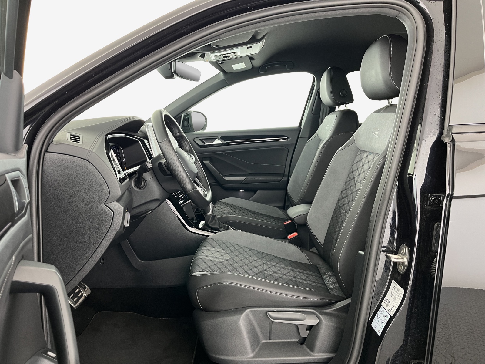 VW T-Roc 2.0 TSI R-Line DSG 4Motion-image-7