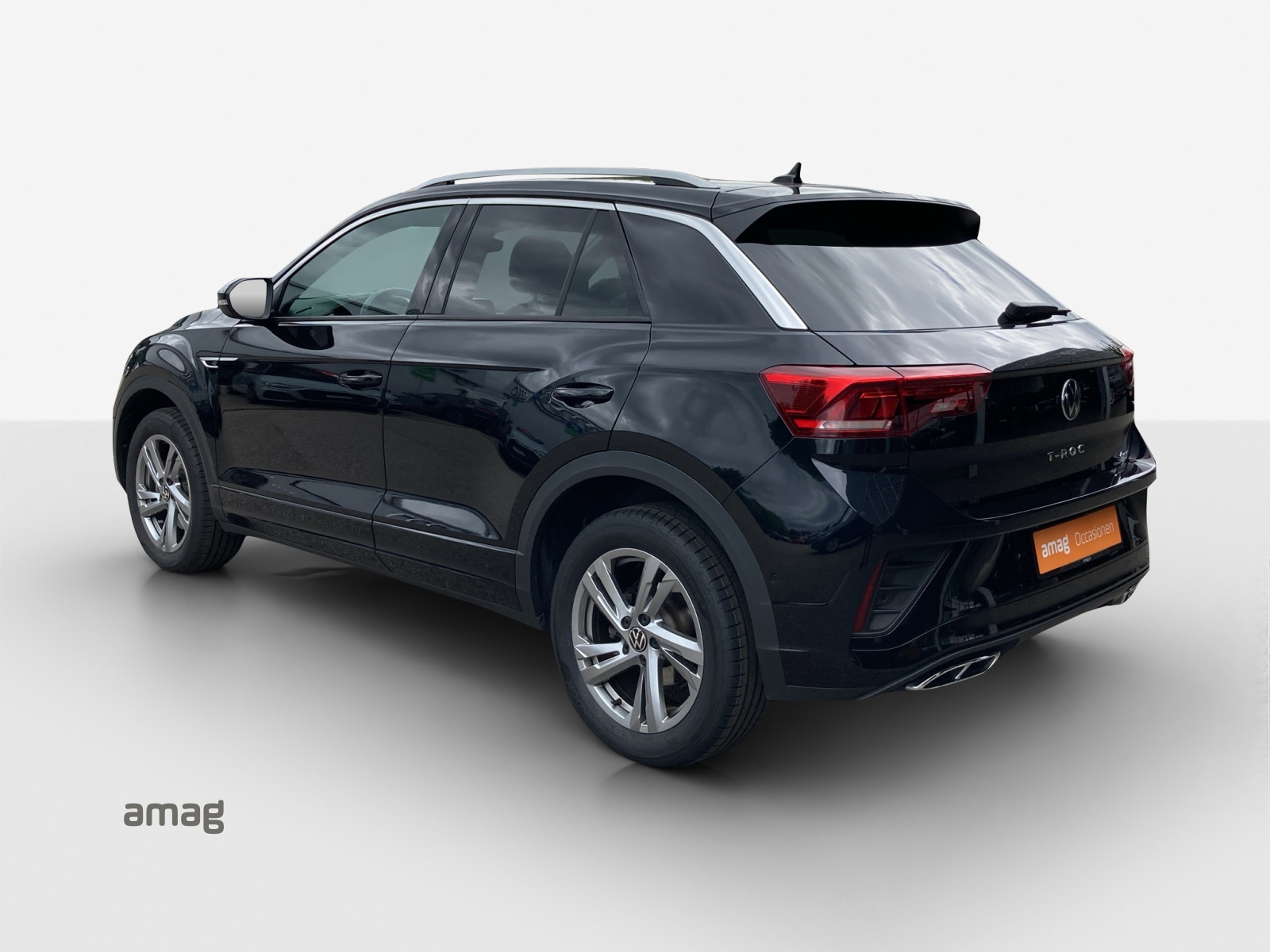 VW T-Roc 2.0 TSI R-Line DSG 4Motion-image-2