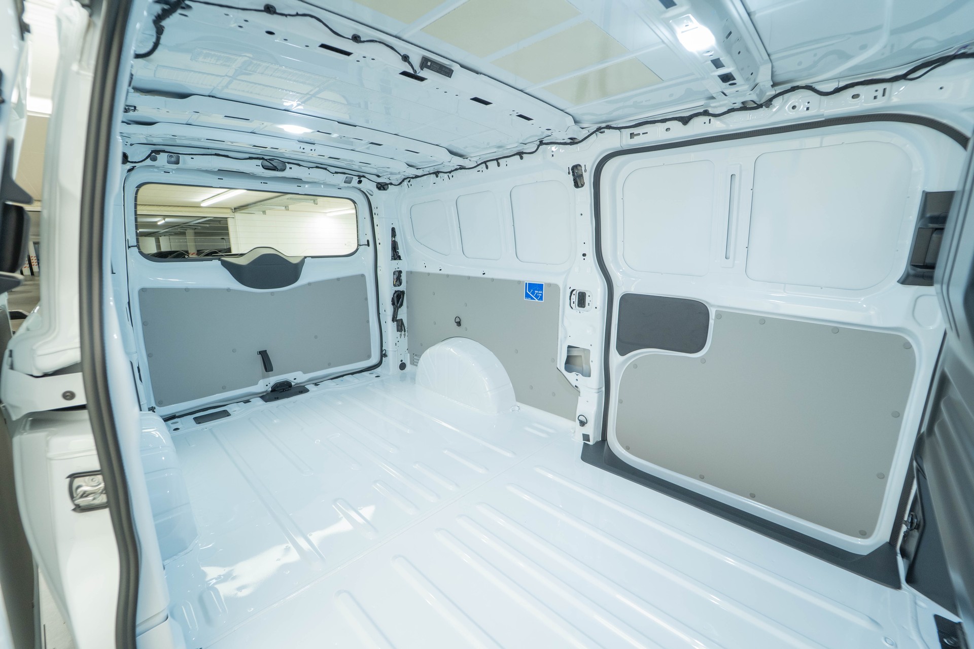 FORD Transit C Van 320 L2 2.0 EcoBlue 170 Trend 4x4-image-5