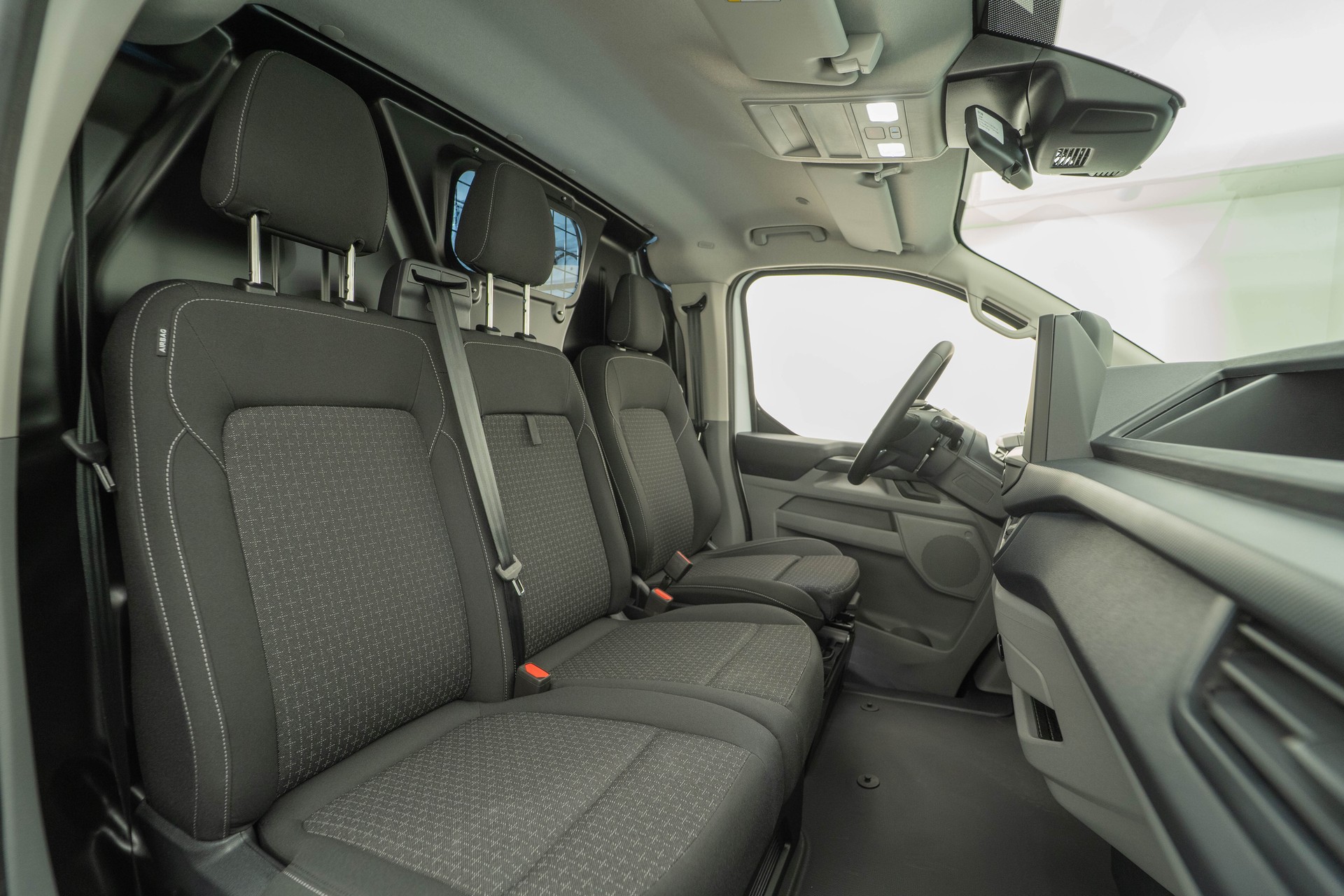 FORD Transit C Van 320 L2 2.0 EcoBlue 170 Trend 4x4-image-9