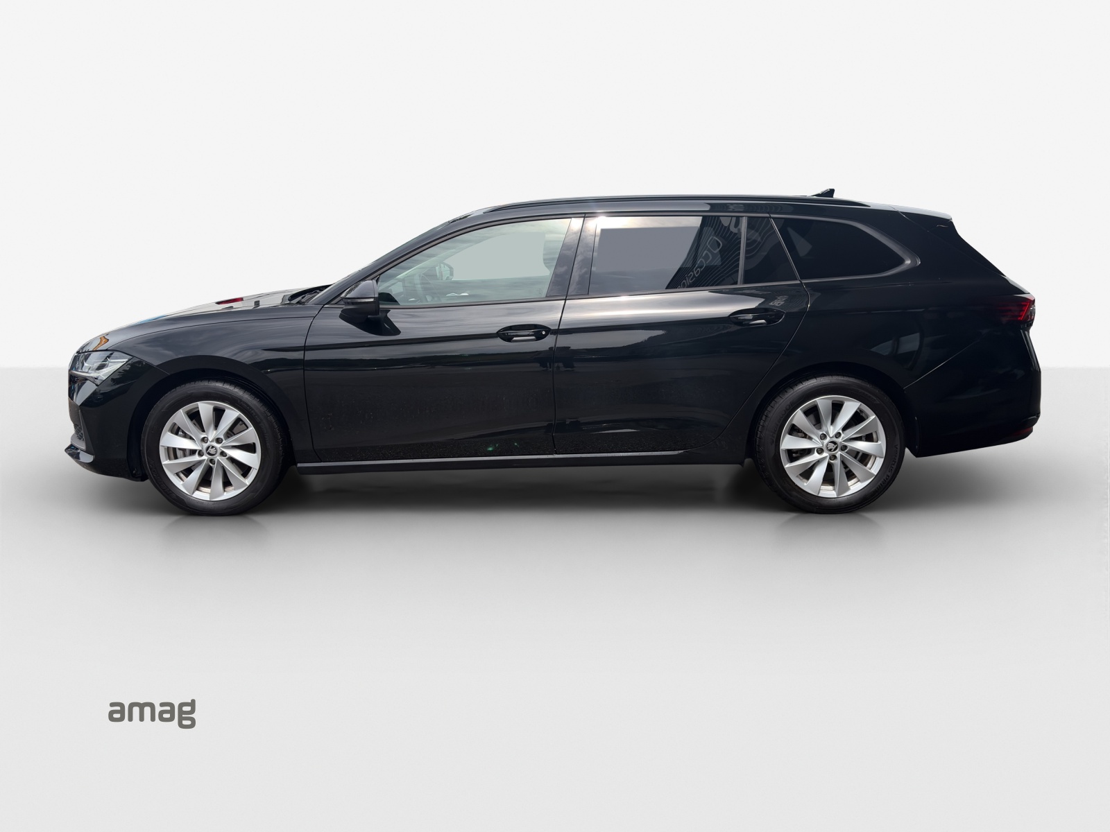 SKODA Superb Combi 2.0 TDi Selection 4x4 DSG-image-1