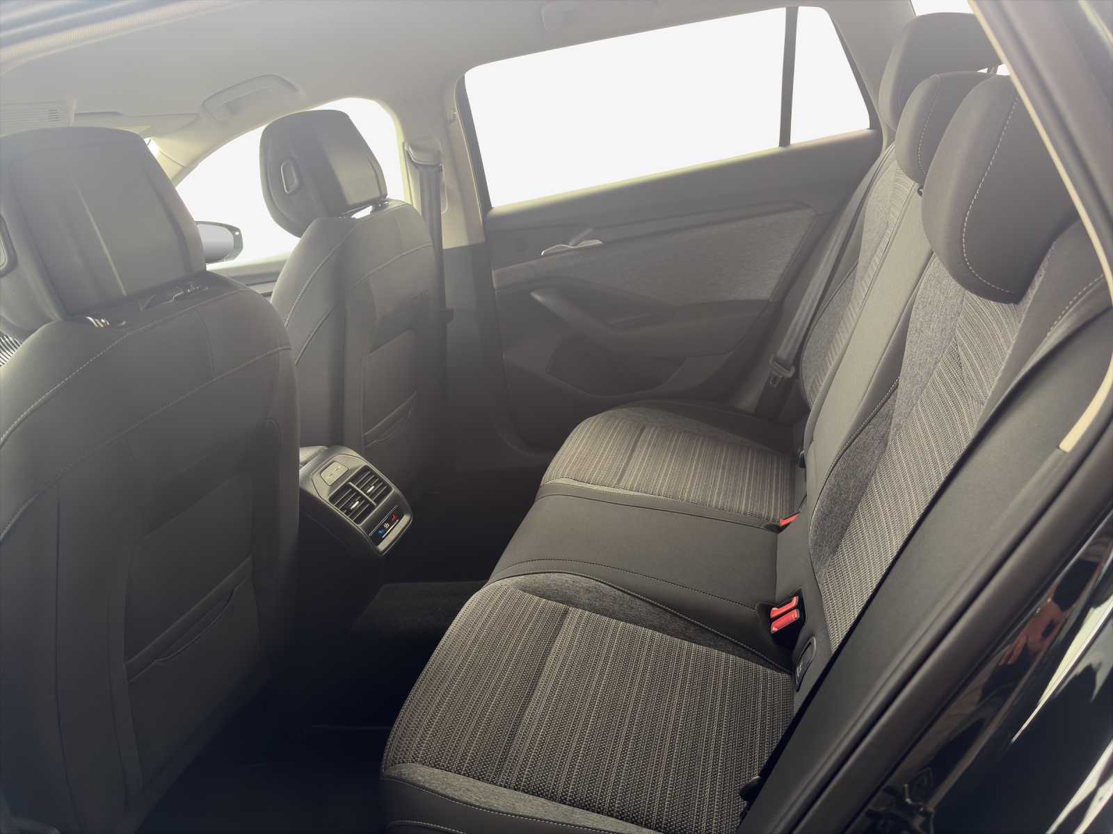 SKODA Superb Combi 2.0 TDi Selection 4x4 DSG-image-11