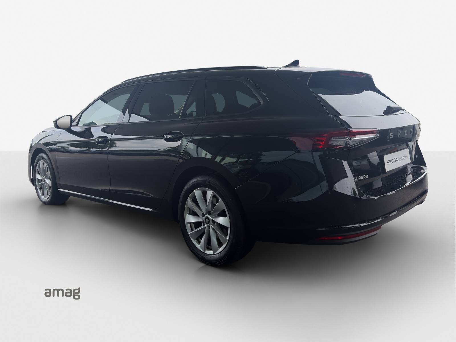 SKODA Superb Combi 2.0 TDi Selection 4x4 DSG-image-2