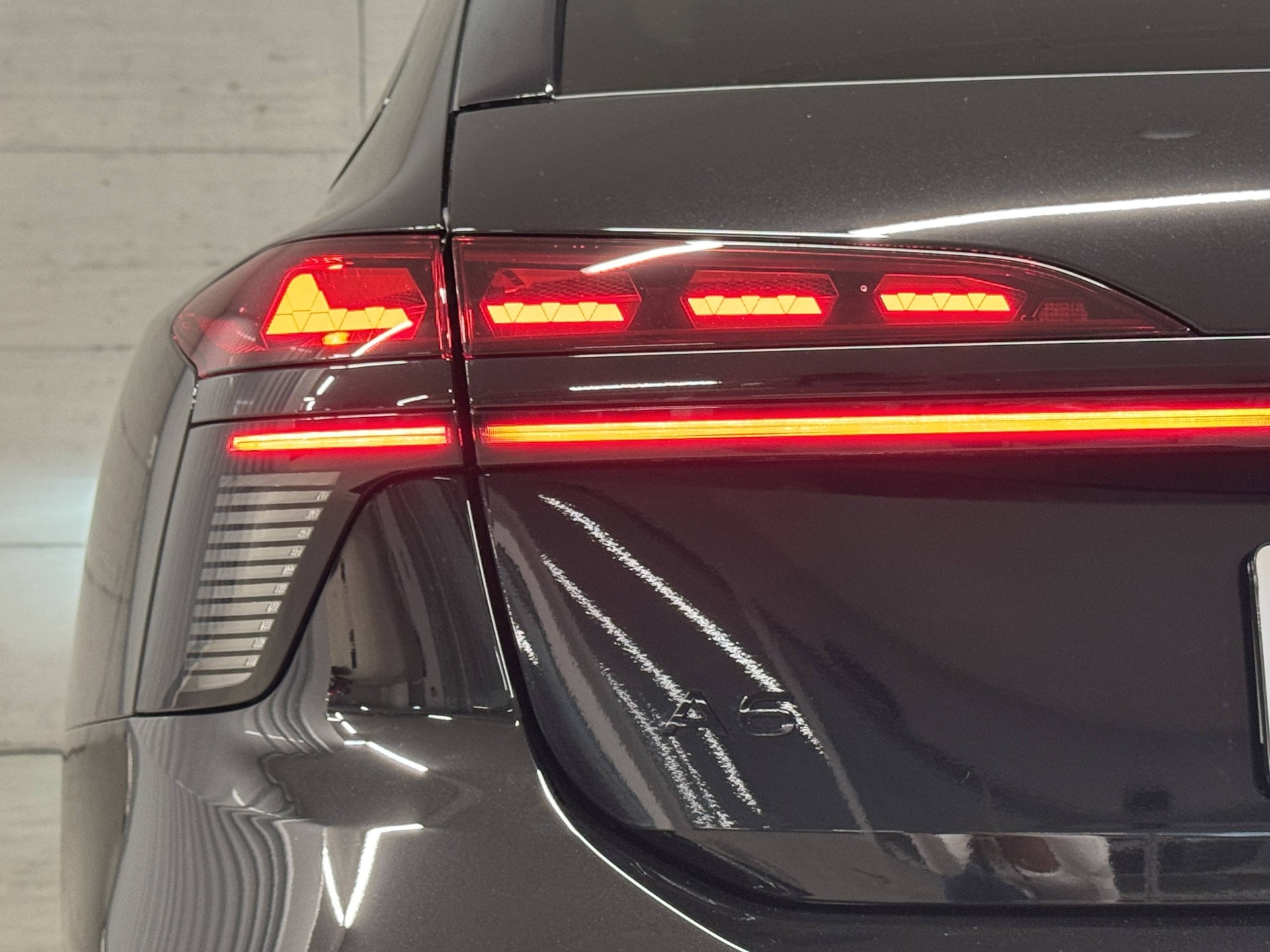 AUDI A6 Avant e-hybrid quattro 270 kW S tronic-image-4