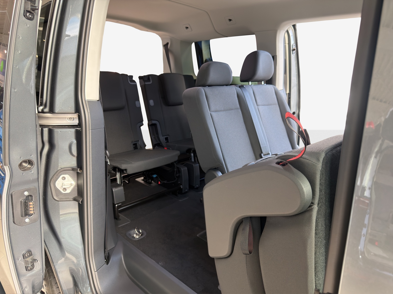 VW Caddy Liberty Maxi 1.5eHyb 150PS DSG-image-13