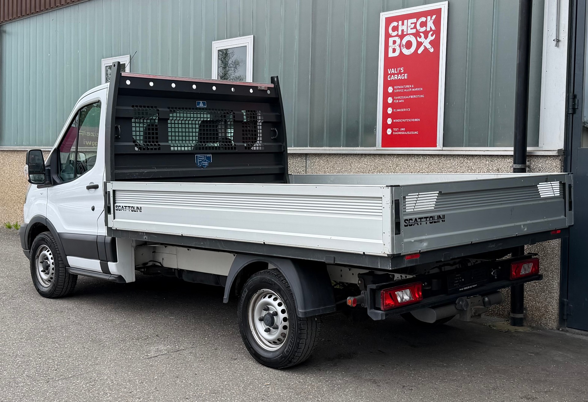 FORD Transit 350 L2 Trend 2.0 TDCi 170 RWD-image-2