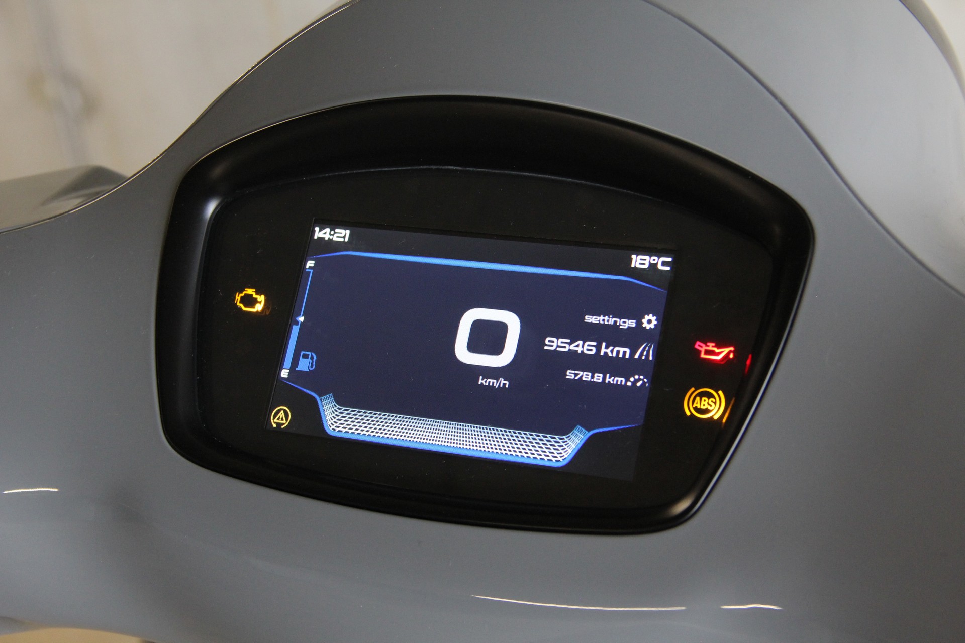 PIAGGIO Vespa GTS 300 HPE Super Tech ABS/ASR-image-12