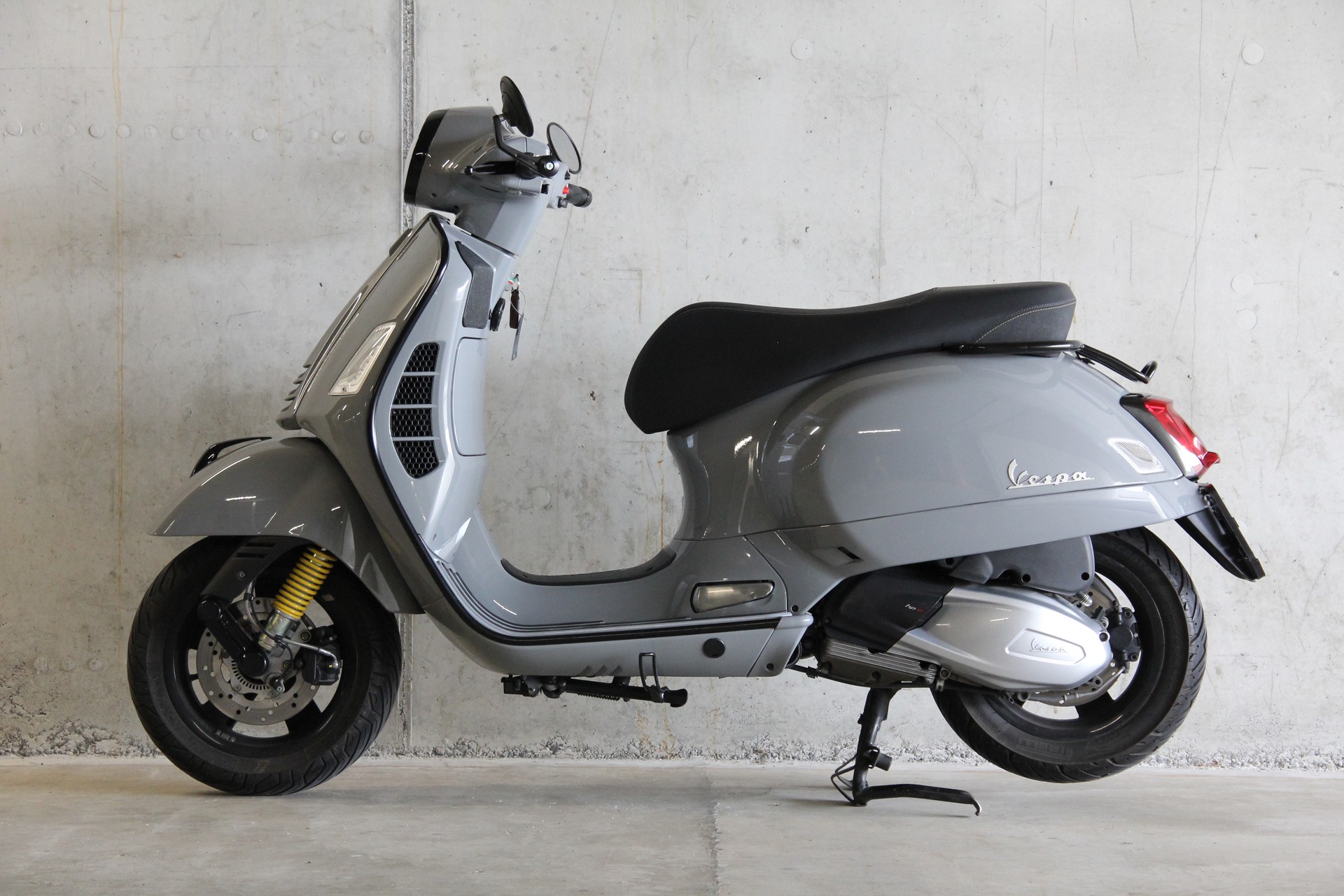 PIAGGIO Vespa GTS 300 HPE Super Tech ABS/ASR-image-1