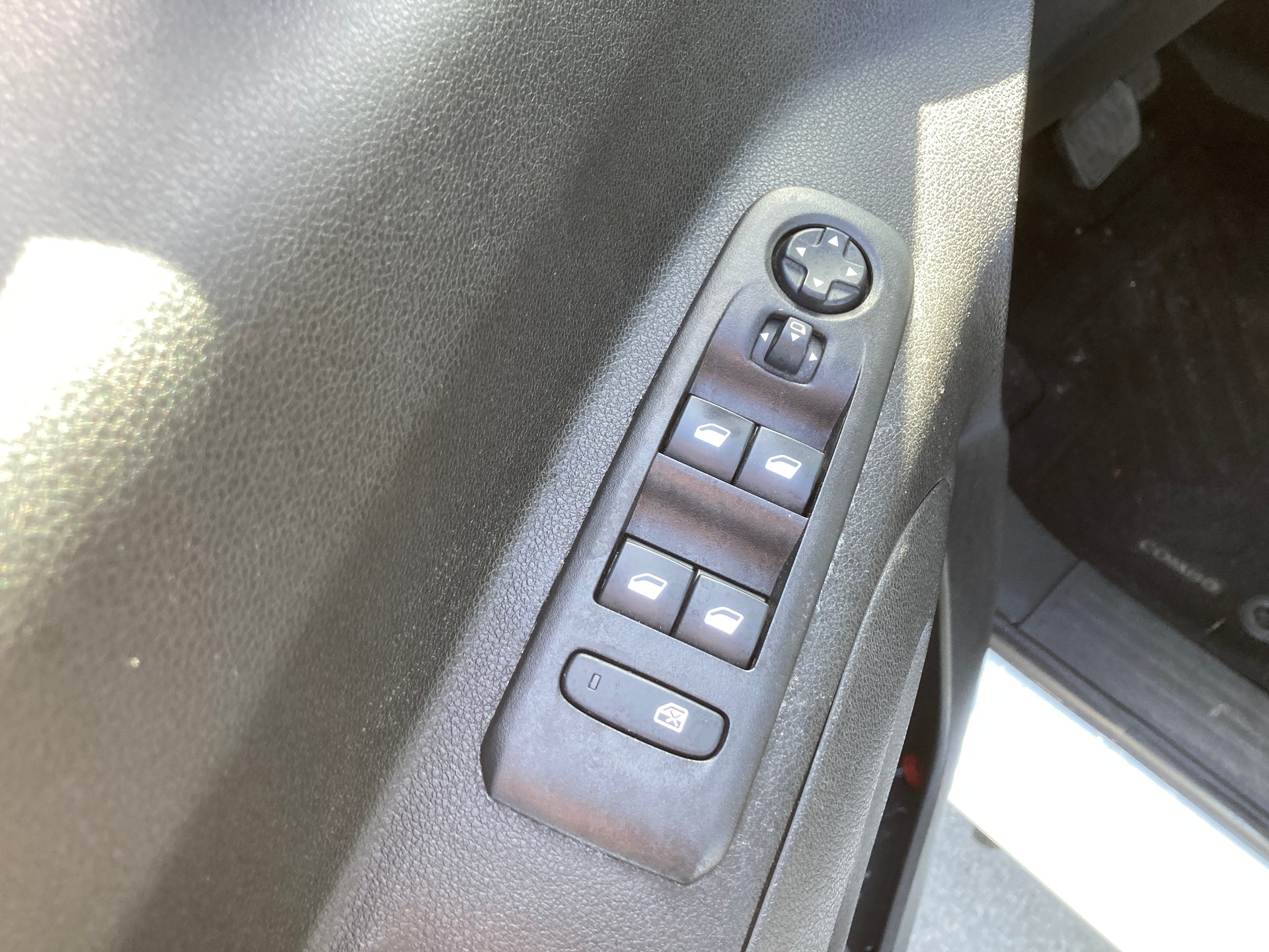 OPEL Combo Life XL 1.2 Enjoy mit Anhängerkupplung-image-10