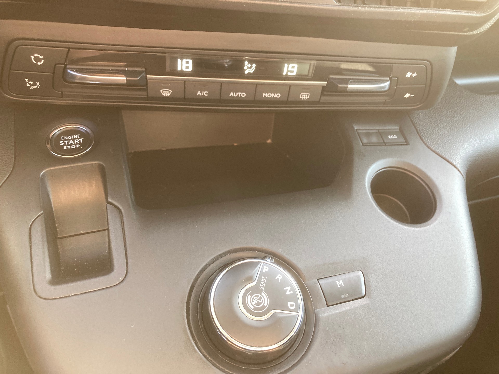 OPEL Combo Life XL 1.2 Enjoy mit Anhängerkupplung-image-11
