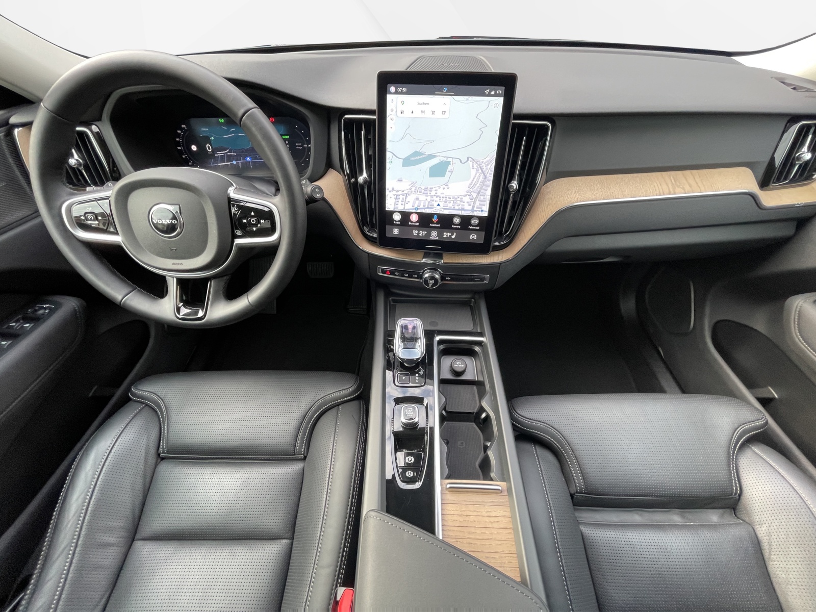 VOLVO XC60 2.0 T6 TE Plus Dark eAWD-image-9