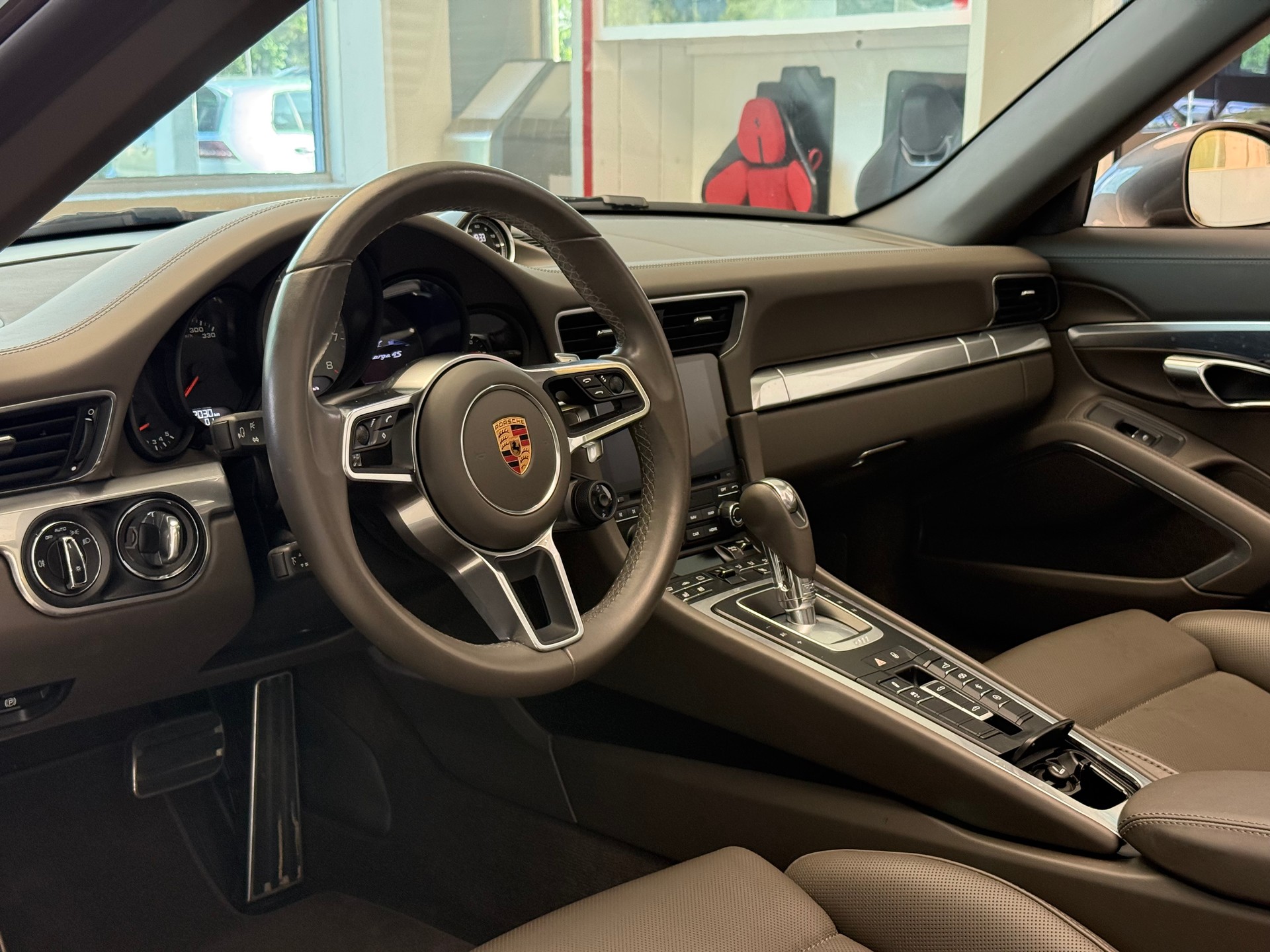 PORSCHE 911 Targa 4S PDK-image-9