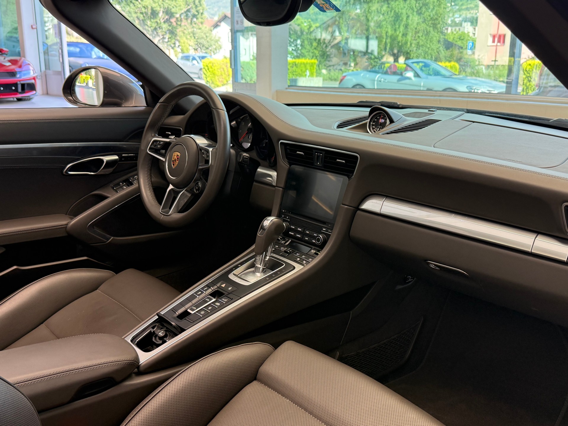 PORSCHE 911 Targa 4S PDK-image-12
