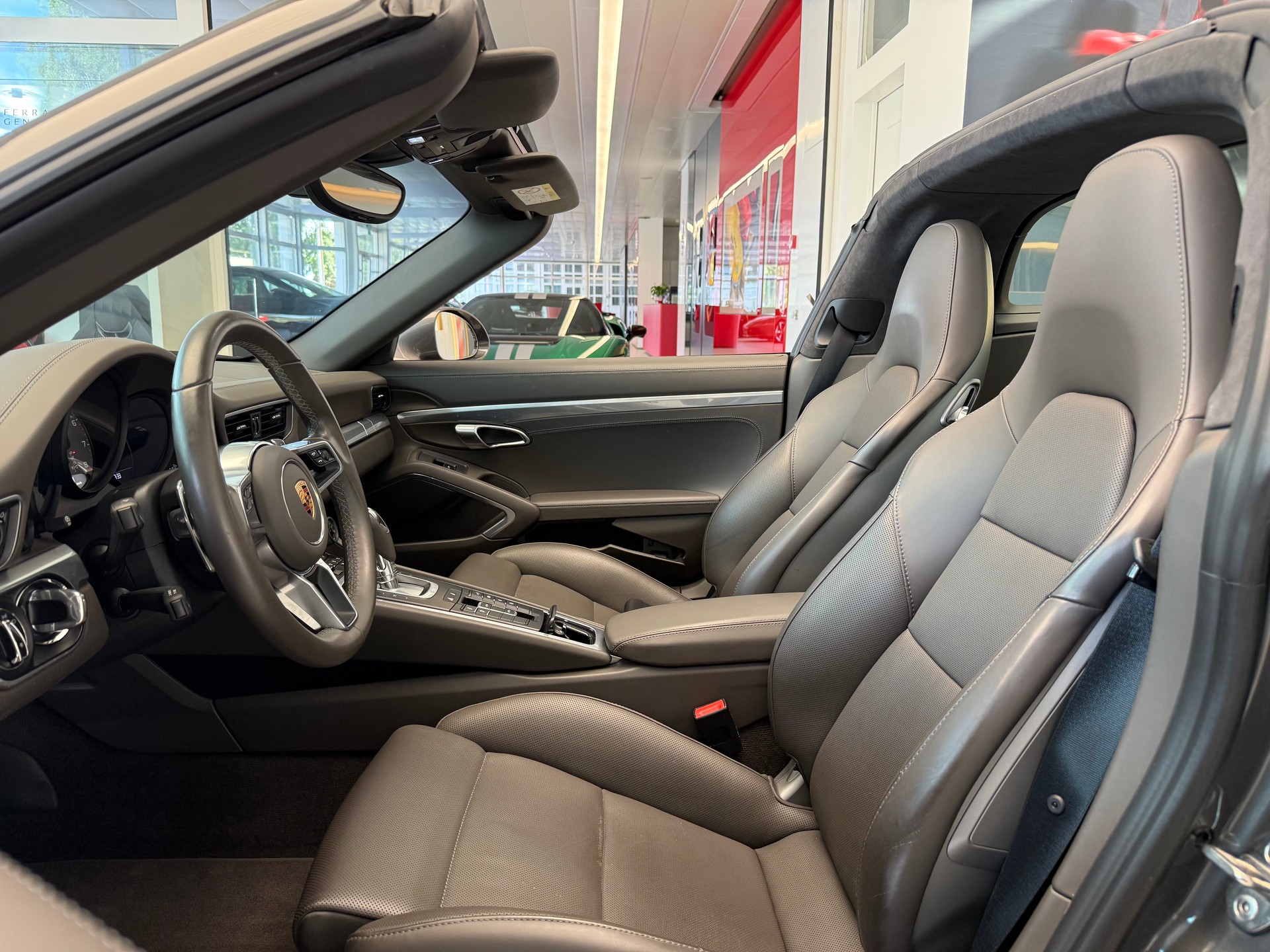 PORSCHE 911 Targa 4S PDK-image-10