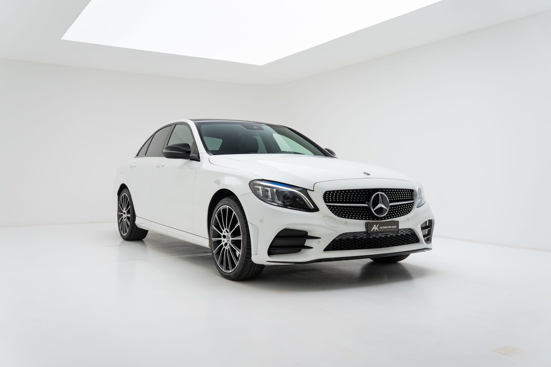 MERCEDES-BENZ C 200 Swiss Star AMG Line 4Matic 9G-Tronic-image-1