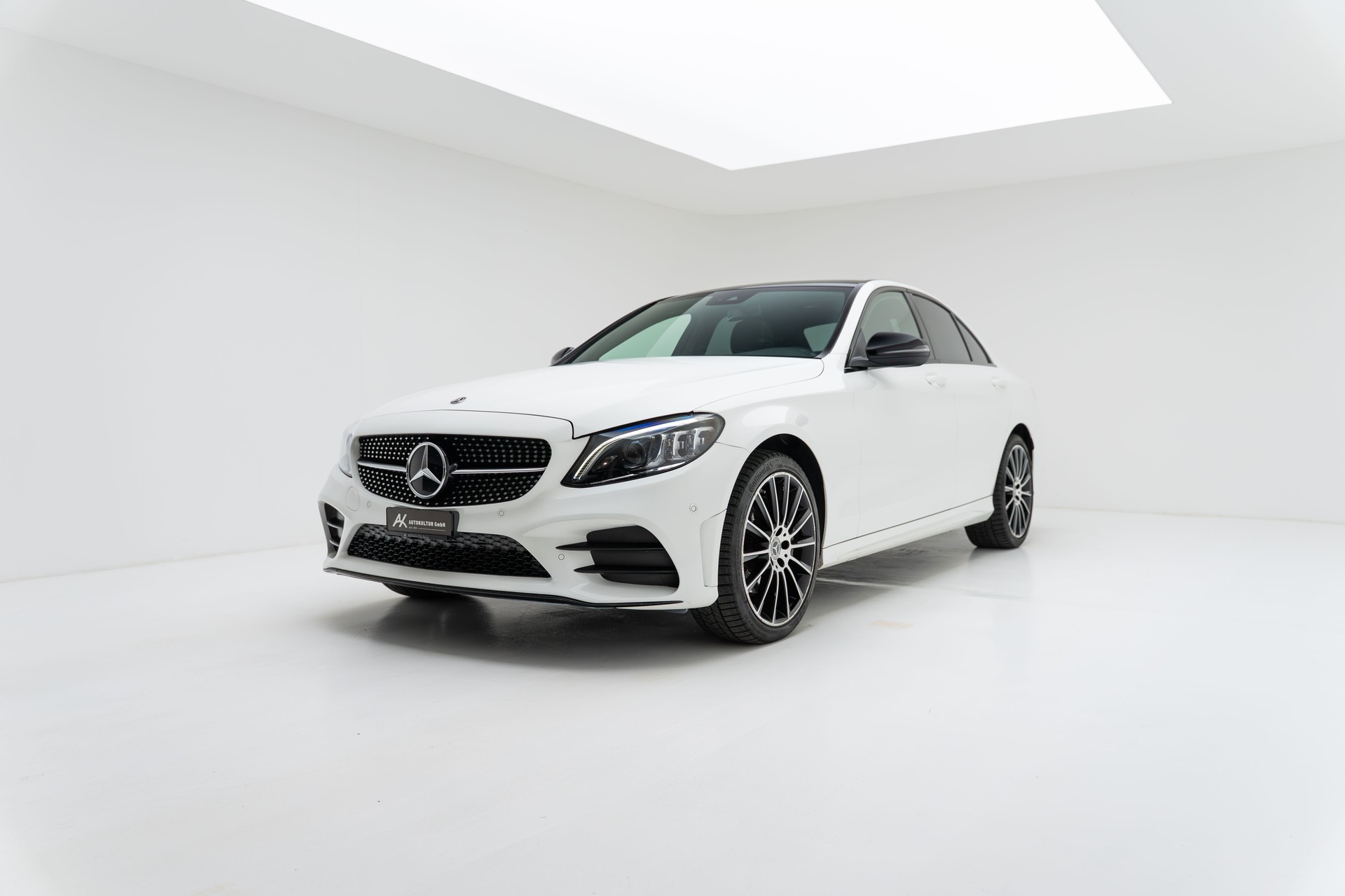 MERCEDES-BENZ C 200 Swiss Star AMG Line 4Matic 9G-Tronic-image-2