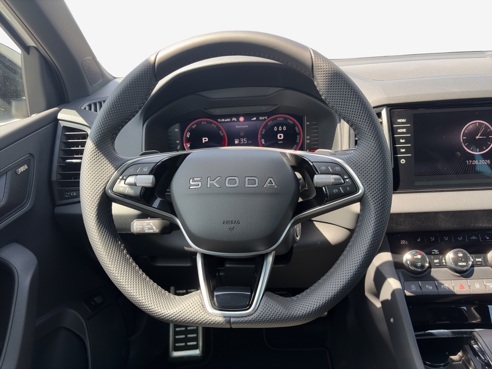 SKODA Karoq 2.0 TSI SportLine 4x4 DSG-image-9