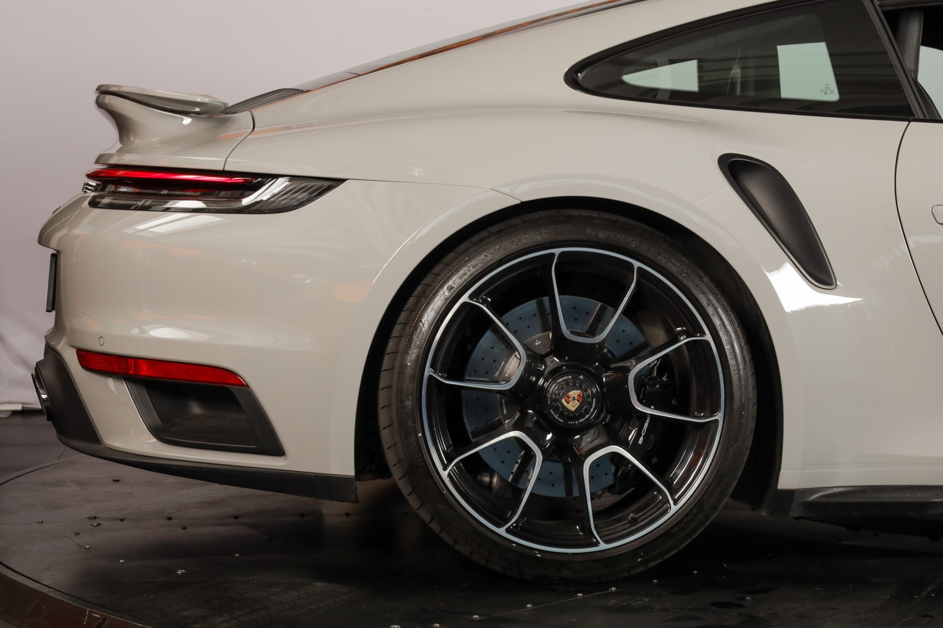 PORSCHE 911 Turbo S PDK-image-7