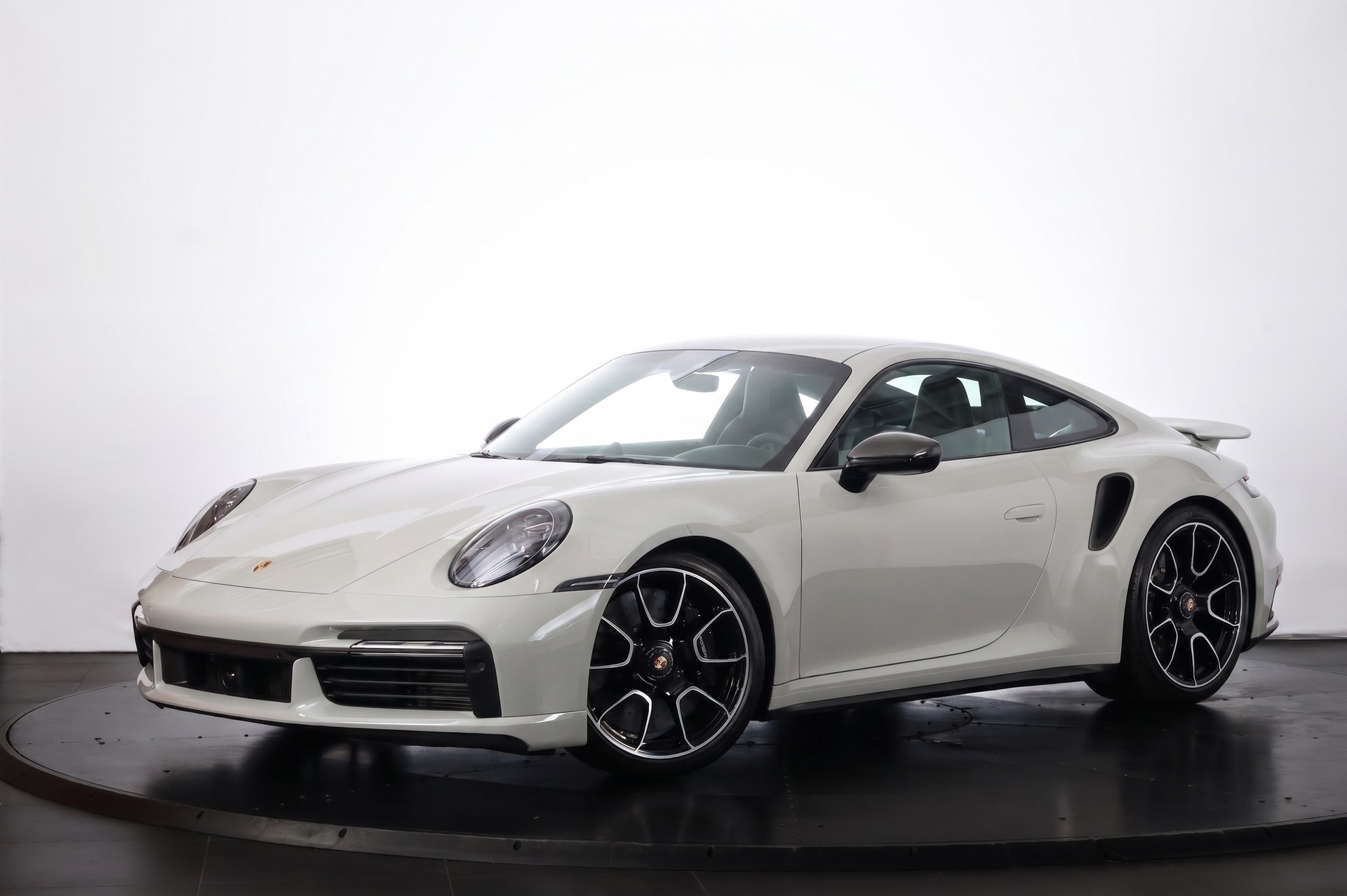 PORSCHE 911 Turbo S PDK-image-5